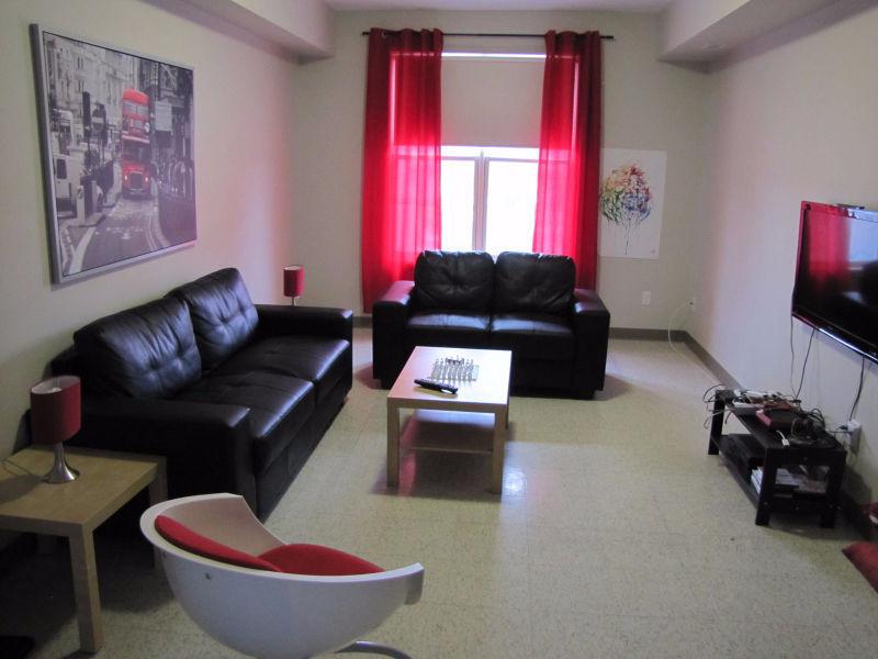 ATTENTION STUDENTS: 5-bdrm unit available May 2016. Steps to WLU