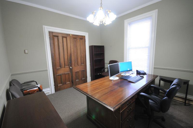FURNISHED OFFICE SPACE - DOWNTOWN