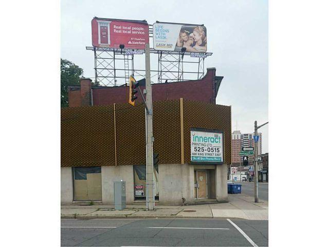 Have your business seen by 22,000 vehicles daily!