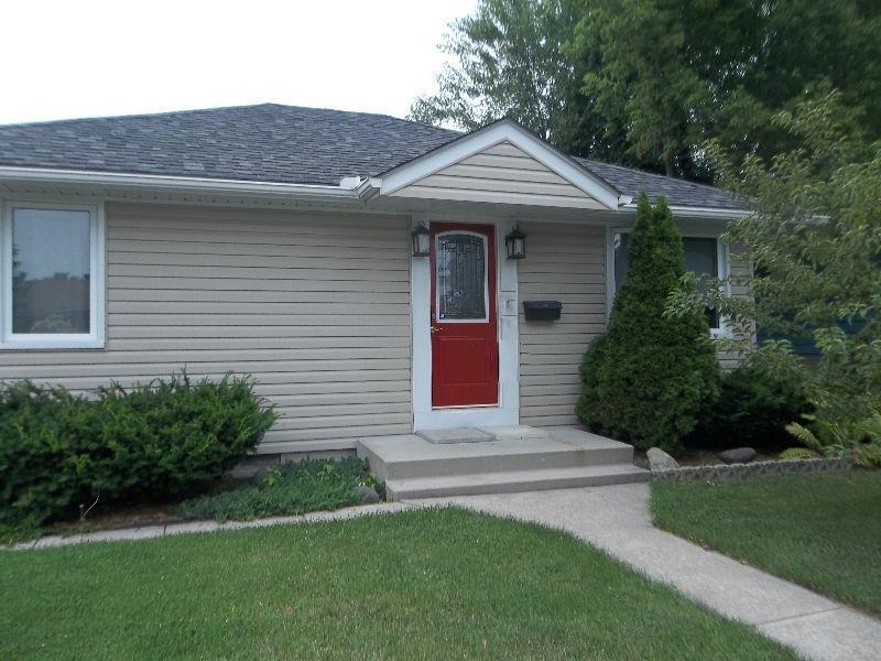 Two Bedroom,One Bathroom Home Located on 131 Evergreen Dr Sarnia