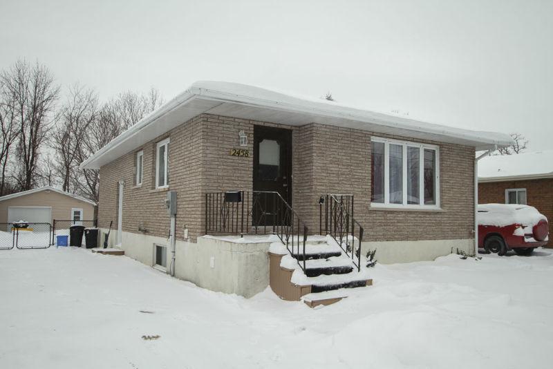 MOVE-IN READY BUNGALOW!