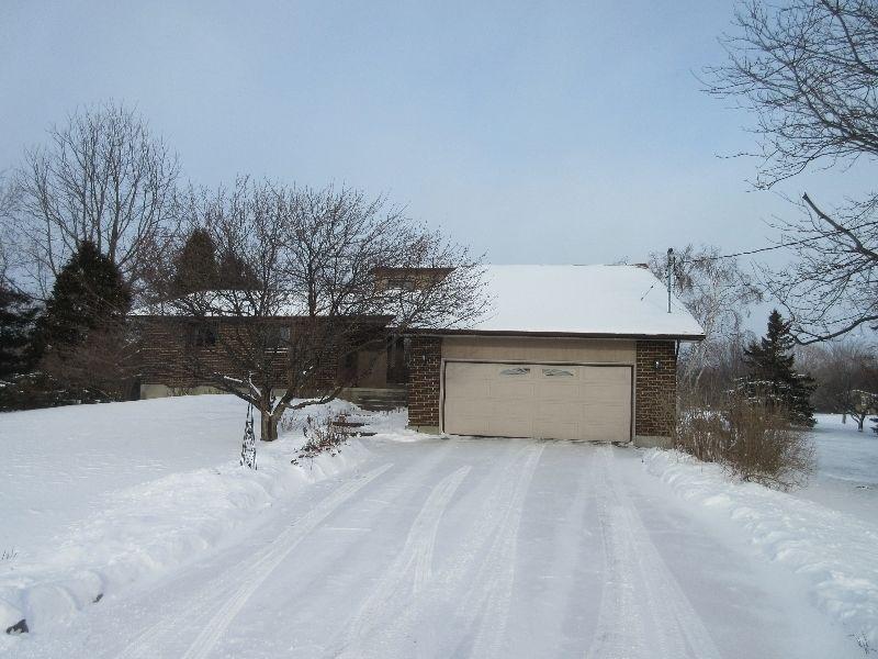 Spacious Bungalow in Bayview Estates