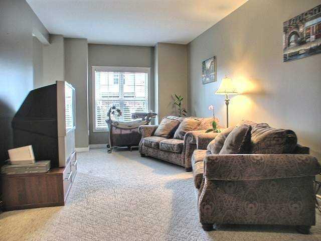 OPEN HOUSE!! GREAT END UNIT IN MEADOWLANDS ANCASTER!