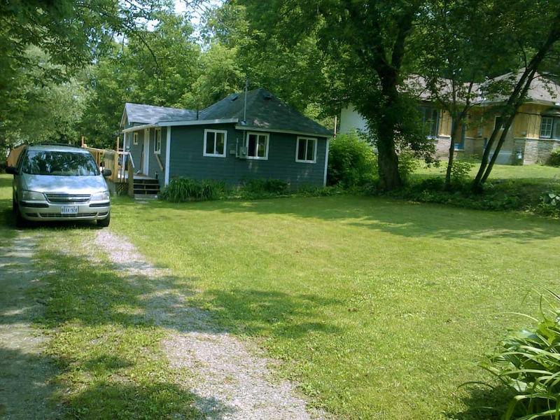 House for Rent (APRIL 1) in Waubaushene ON (HWY 400/HWY 12)