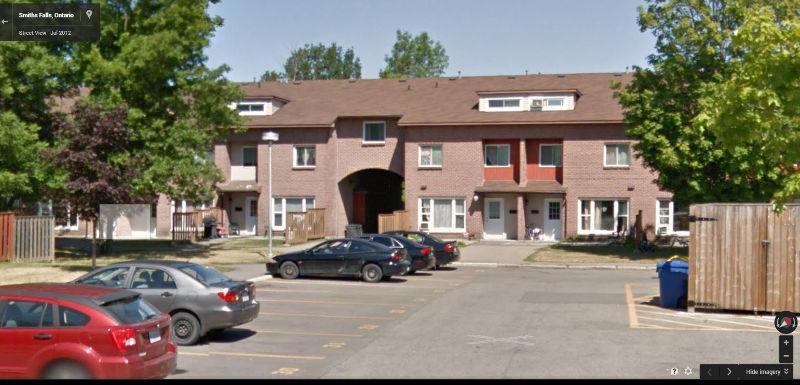 THREE BEDROOM TOWNHOUSE - SMITHS FALLS