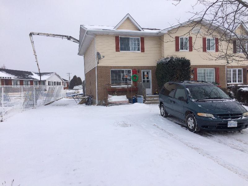 Long Sault End Unit $950 plus utilities