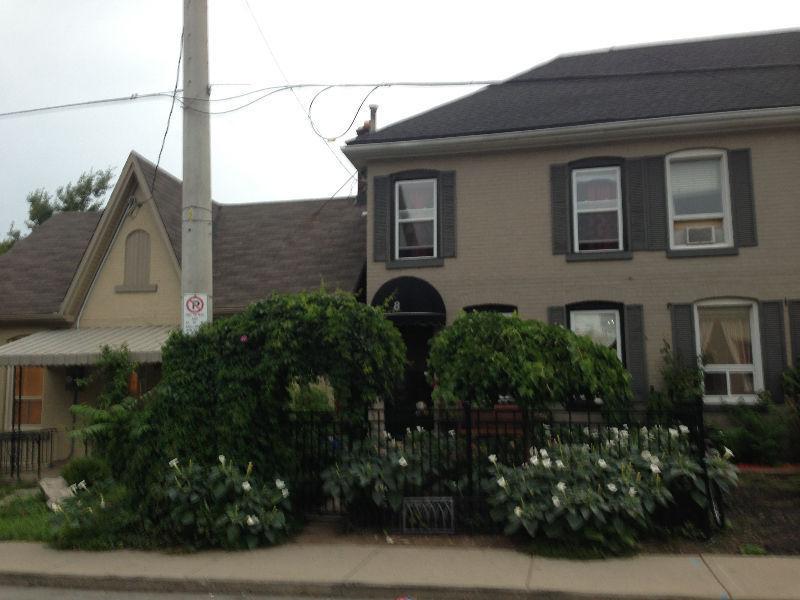 2 Bedroom House Off Locke St Fully Fenced Front & Backyards