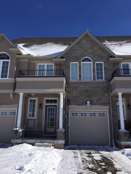 *MUST SEE* Gorgeous Ancaster Meadowlands 3BR Executive Townhouse
