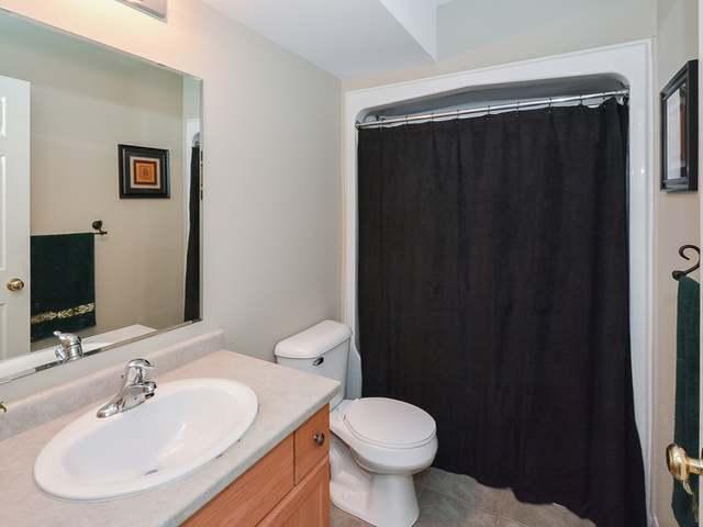 1 upstairs bedroom in South End by Bus 5