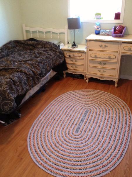 BRIGHT, CLEAN ROOM FOR RENT-EAST SIDE