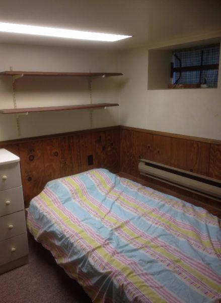 ALL INCLUSIVE 1of3 Rooms Move-in Mar 1 2016 for McMaster Student