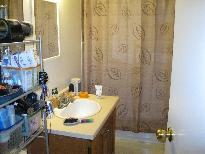 Walk to downtown! $750 includes heat and water