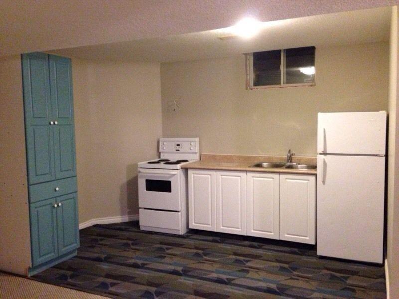 1 Bedroom Basement Apt close to RIM PARK-Moving in April 15