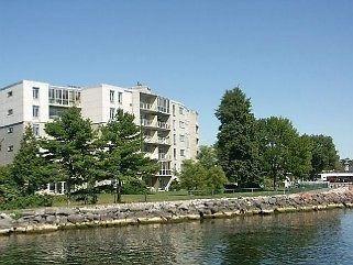 INCLUSIVE 2 BD w/ WATERFRONT VIEWS! 602-1 Mowat