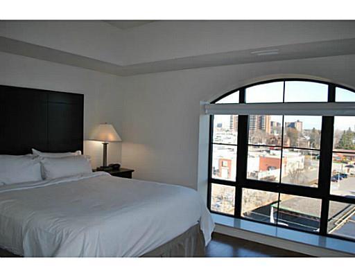 2 BED LOFT STYLE CONDO - 555 ANAND PR. - AVAIL. APR.01.16