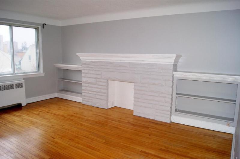 Extremely Spacious 2 Bedroom, Fresh Paint - Very Clean!