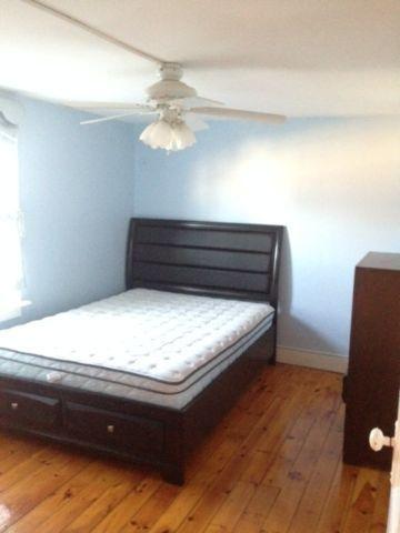 3 Beds Student Apartment For Rent- 620 Victoria Street