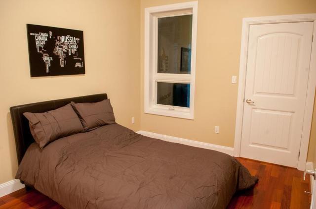 STUDENT LIVING- WALKING DISTANCE TO QUEENS ALL INCLUSIVE