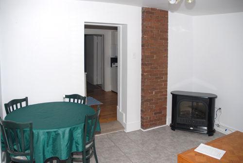 68 Colborne St Apt #3 Available May 1/16!