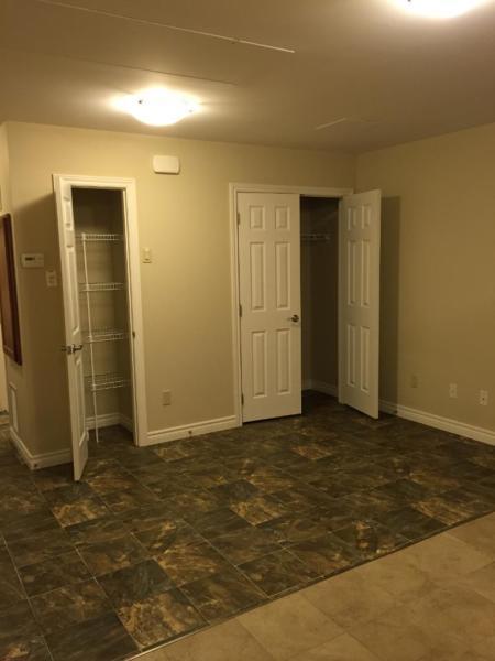 Bachelor Apartment $650 inclusive in Kingsville!