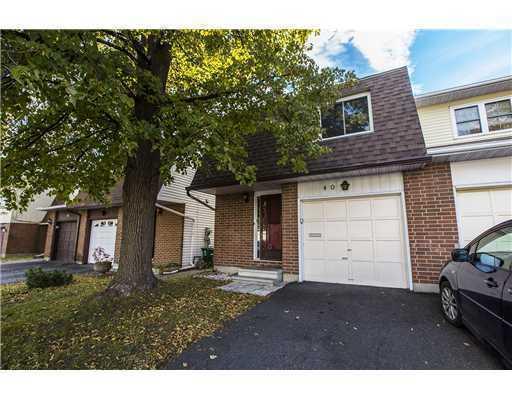 Fully Updated 3 Bed 3 Bath Semi-Detached in Hunt Club Park!