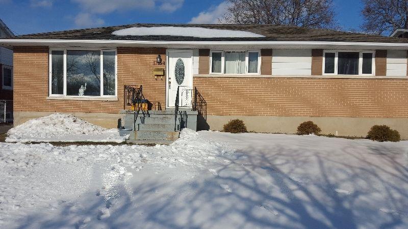 Attn: St. Lawrence Students - 5 Bedroom House Avail May 1, 2016