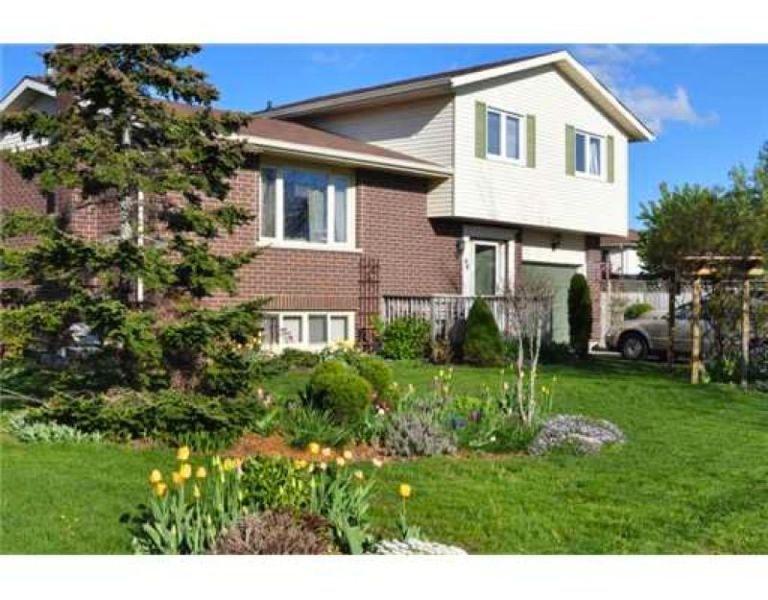Beautiful Detached Home Great Location