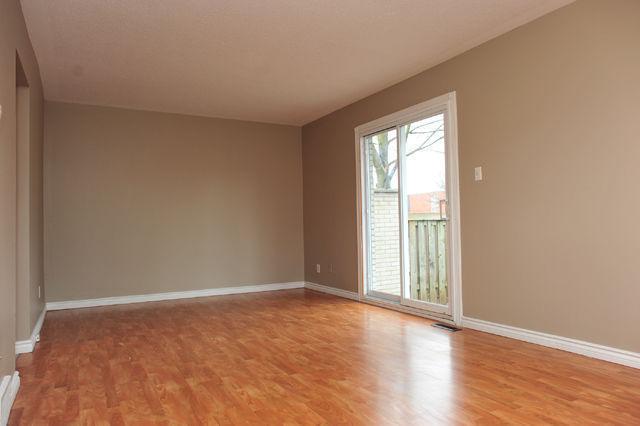 excellent townhouse loads of space bright patio laundry parking