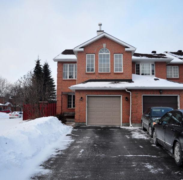 3+1 Bedrms 3.5 Bathrms Townhouse for rent in Kanata