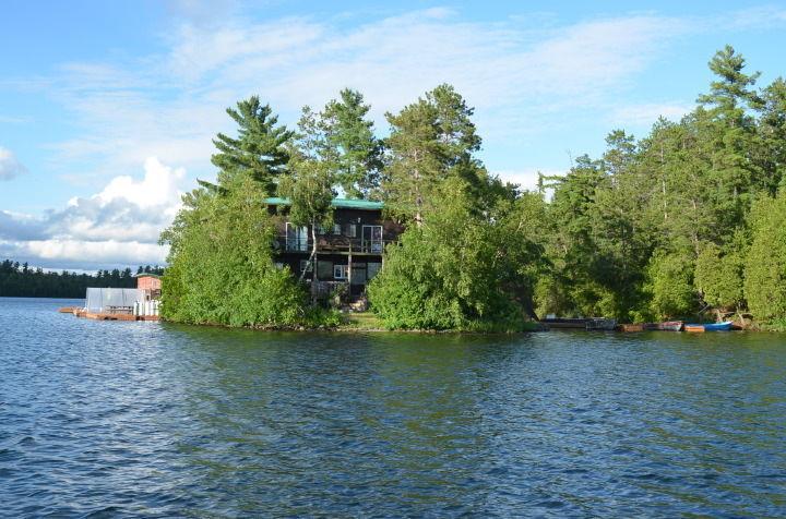 Loon Lodge open year around on 0.23 acre island on Temagami Lake