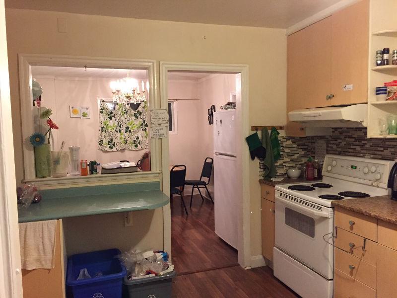 Close to Queens room available May 1