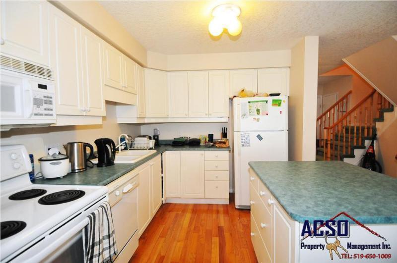 U of W & Laurier Students - May 1 - ALL INCLUSIVE - 5 BDRM home
