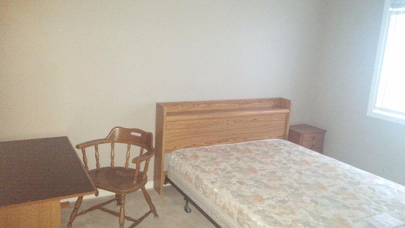 Clean and furnished rooms near Western campus