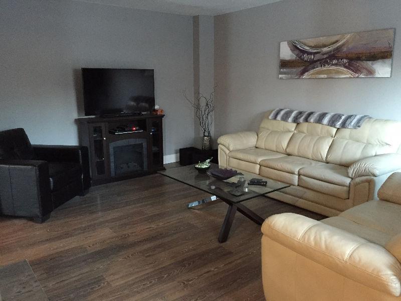 Large Bedroom for Rent In Modern Condo near Western/Masonville