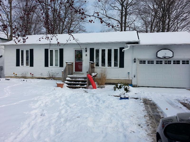 room and bathroom to rent in town family home