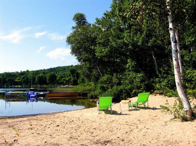Last minute stays at your own private lakefront cottage rental!