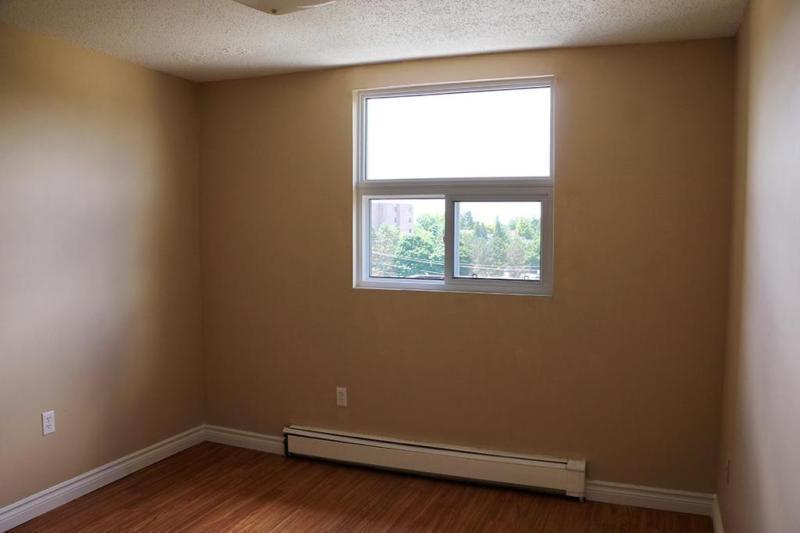 Hanover 1 Bedroom Apartment for Rent: Elevator, laundry, parking