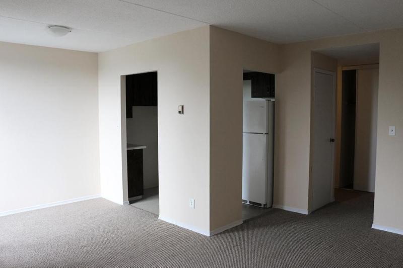 1 bedroom Apartment for Rent: Elevator, gym
