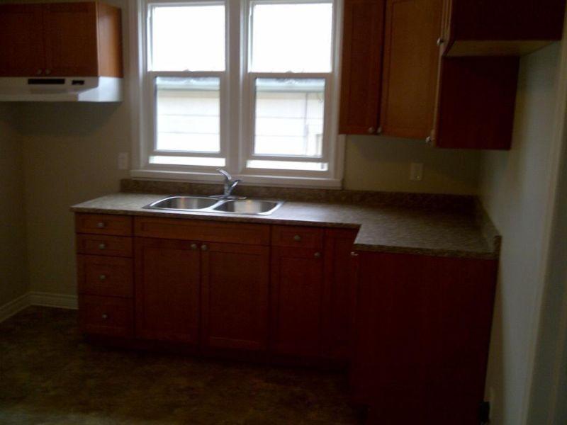 Perfect for Students-Brand New-Quiet Bldg Close to Bus & Schools