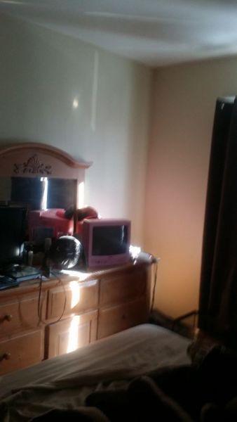 BEAUTIFUL 2 BEDROOM APT! ON 1 ACRE! STANLEY AVE/ HWY 405