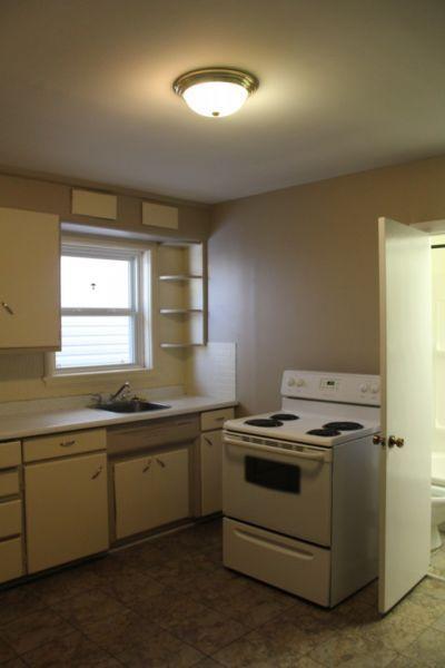 Two Bedroom Apartment-Parking & Coin Laundry- Morrison Ave