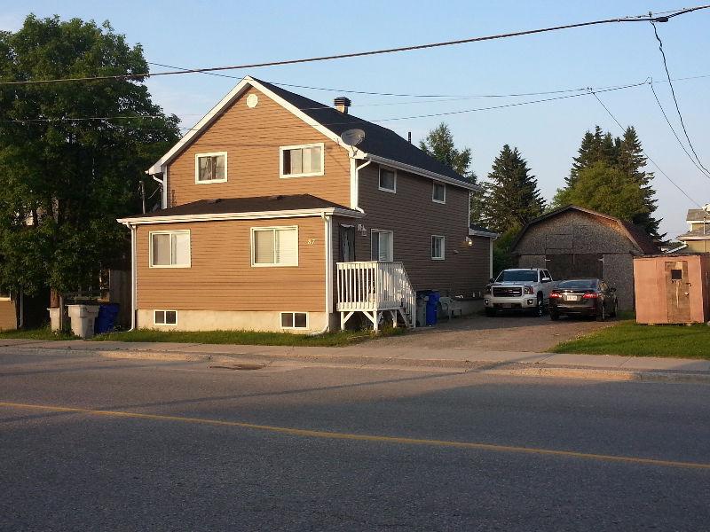 LARGE BRIGHT 2 BDM APARTMENT IN SOUTH PORCUPINE