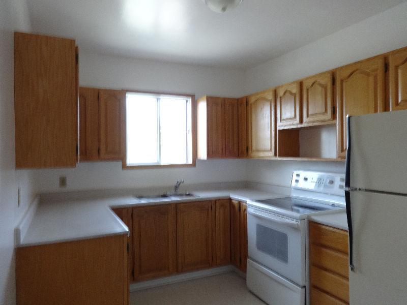 Kirkland Lake Bright Three Bedroom Apartment