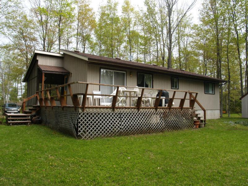 Well Built 2 Bedroom Private Cottage - McIntee Sauble Beach