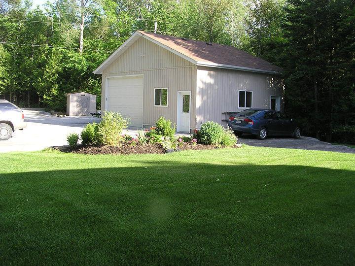 **REDUCED ** KAWARTHA LAKES - Great House / Cottage