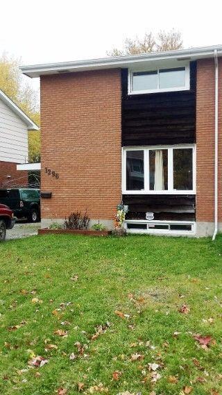 2 STOREY SEMI IN NEW ! SEE THE VIDEO TOUR!
