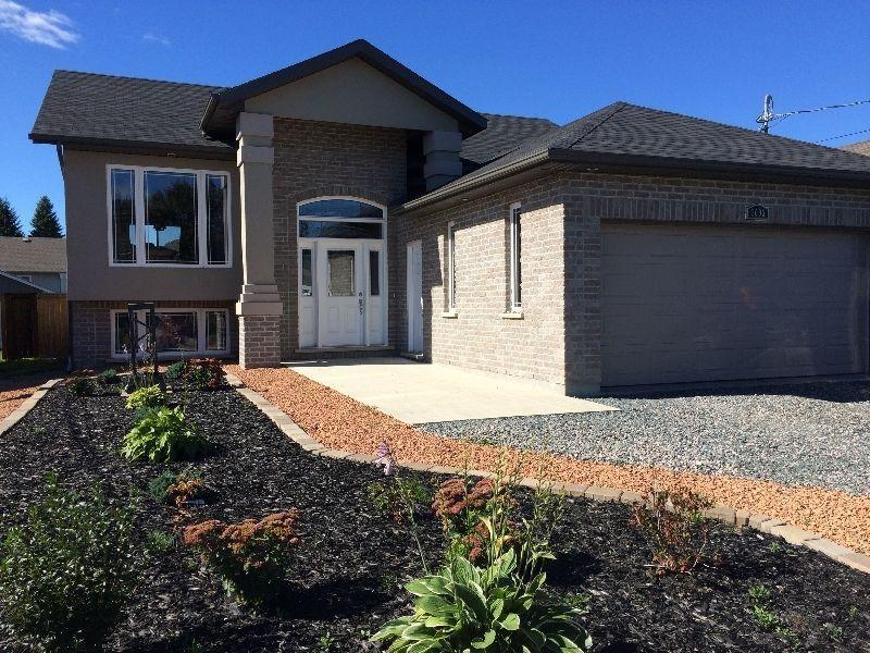 Beautiful Split Level Entry Bungalow in Val Caron