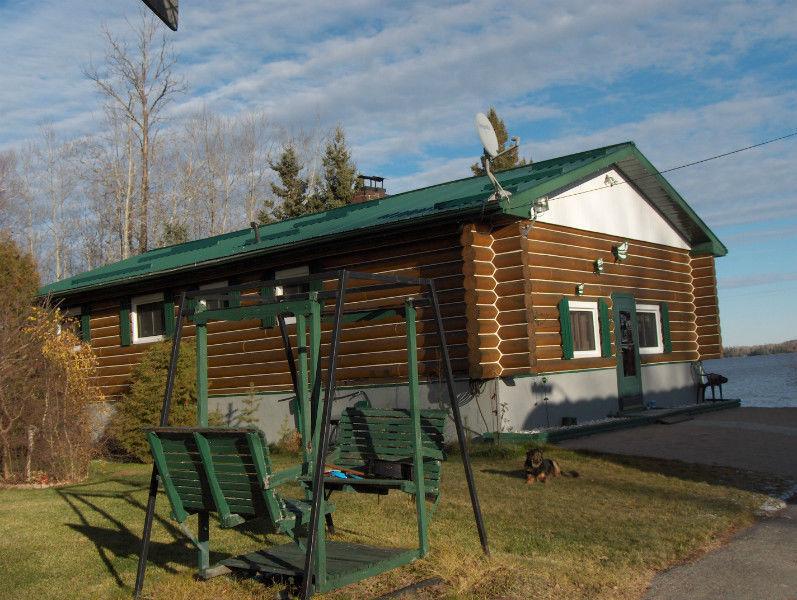 Kamiskotia Lake Front Log Home for Sale