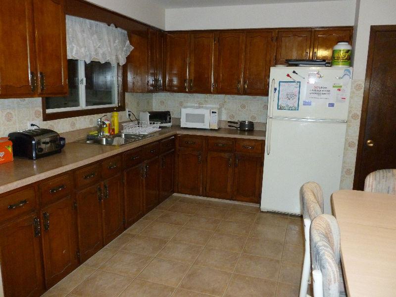 ONLY $ 375!!!STUDENT RENTAL, A RARE FIND, ALL INCLUSIVE