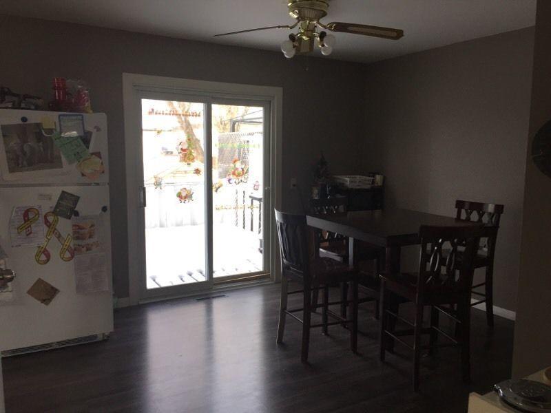 Beautiful fully renovated house close to Lakehead!!